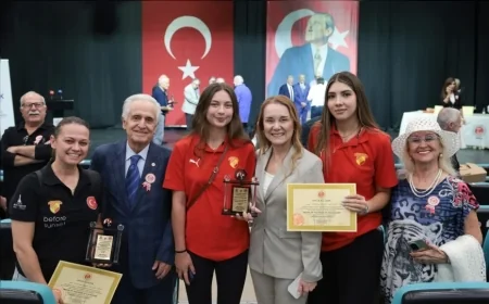 Konak Belediye Başkanı Nilüfer Çınarlı Mutlu: “İyi ki varsın demek için geç kalmayalım”