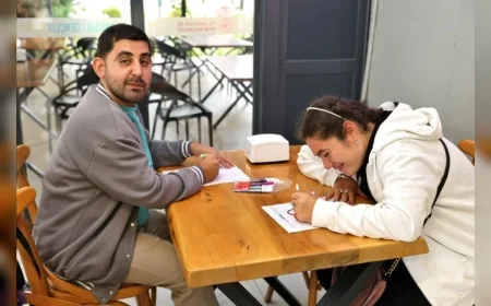 Bursa Büyükşehir Belediyesi özel gereksinimli gençleri Gemlik Karacaali’de kampta buluşturdu