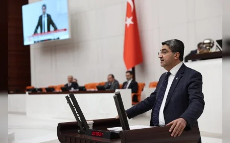 DEVA Partisi Genel Başkan Yardımcısı Mehmet Emin Ekmen: “Maaşın gelmesiyle bitmesi bir oluyor”