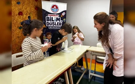 Maltepe Cumhuriyet Bilim ve Düşler Merkezi’nde çocuklar bilim ve teknolojiyle atölyelerde buluşuyor