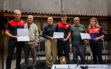 İzmir İtfaiyesi’nde kuşaklar buluştu: “Hepimiz aynı hikâyenin farklı sayfalarıyız”