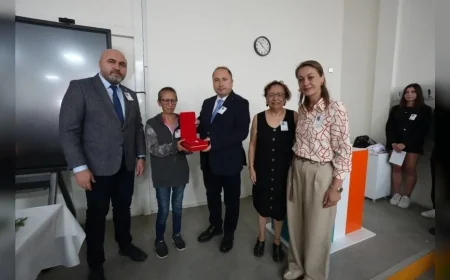İzmir Bakırçay Üniversitesinde Demet Karakaş’ın tıp eğitimine bıraktığı miras anıldı