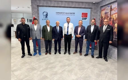 CHP İzmir İl Başkanı Utku Gümrükçü: “Önceki dönem il başkanlarımız birer nefer ve ağabey olarak sahada olacak”
