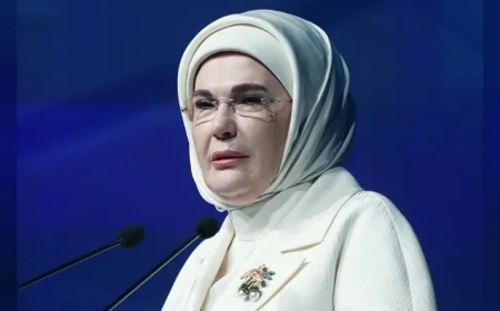 EMİNE ERDOĞAN: “SIFIR ATIK YAKLAŞIMININ İKLİM EYLEMİNİN GÜÇLÜ ARAÇLARINDAN BİRİ OLARAK BENİMSENECEĞİNE YÜREKTEN İNANIYORUM”