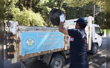 Manisa Büyükşehir Belediyesi, Şehzadeler ve Yunusemre Belediyeleri Spil Dağı Eteklerindeki Güzergahta Temizlik Çalışması Yaptı