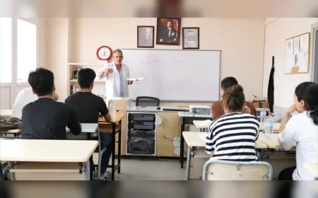 Bayraklı’da mezun öğrencilere YKS hazırlığında ücretsiz eğitim desteği