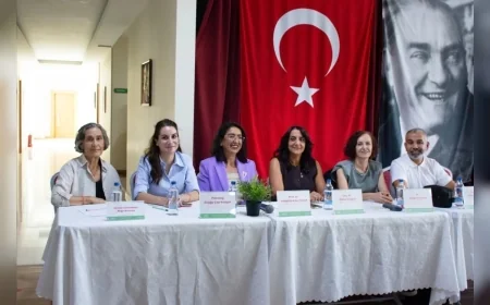 Karşıyaka Belediye Başkanı Yıldız Ünsal: “Alzheimer’la mücadelede vatandaşlarımızın yanında olmaya devam ediyoruz”