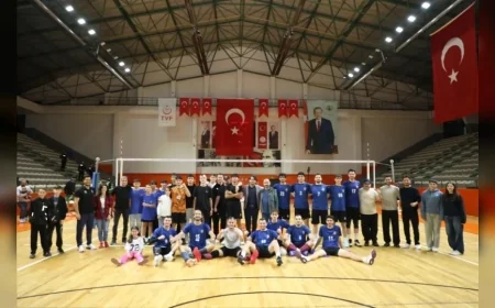 İnegöl Belediyespor Bursa Voleybol’u 3-0 mağlup ederek sezona galibiyetle başladı