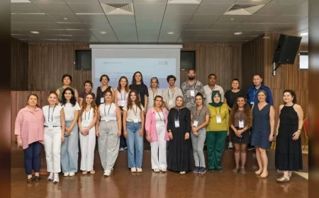 İzmir Büyükşehir Belediyesi erken yaşta ve zorla evliliklere karşı Sağlık Aracılarını sahaya çıkarıyor