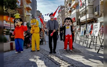 Bayraklı’da Karikatür ve Çocuk Şenliği üç gün boyunca sanat ve eğlenceyi buluşturdu