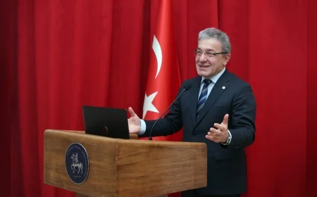 Dokuz Eylül Üniversitesinde savunma sanayisinin geleceği ve stratejik iş birlikleri ele alındı