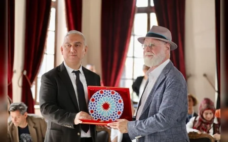 Bergama Belediye Başkanı Prof. Dr. Tanju Çelik: “Edebiyatın birleştirici ve iyileştirici gücünü Bergama’da hissettik”