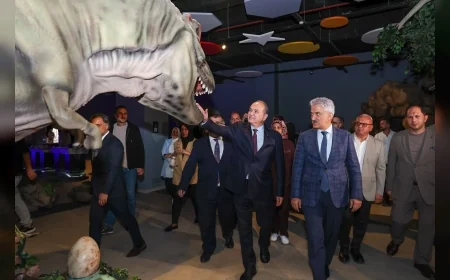 Düzce Belediye Başkanı Dr. Faruk Özlü: “Bilim Şenliği ile gençlerimizin tefekkür yetenekleri gelişecek”