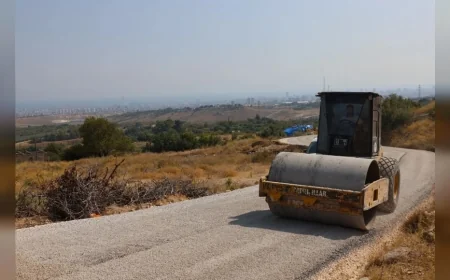 Toroslar’ın kırsal mahallelerinde yollar yenileniyor, üreticilerin ulaşımı kolaylaşıyor