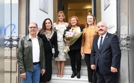 Üç Kıtadaki İzmir, Lizbon ve San Francisco Kadın Sanatçıların Eserleriyle Aynı Ruh Etrafında Buluştu