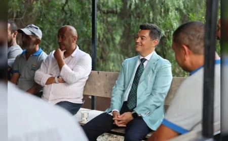 Marmaris Belediye Başkanı Acar Ünlü: “Emeklerine saygı göstererek bir güler yüzü ve bir selamı esirgemeyin”