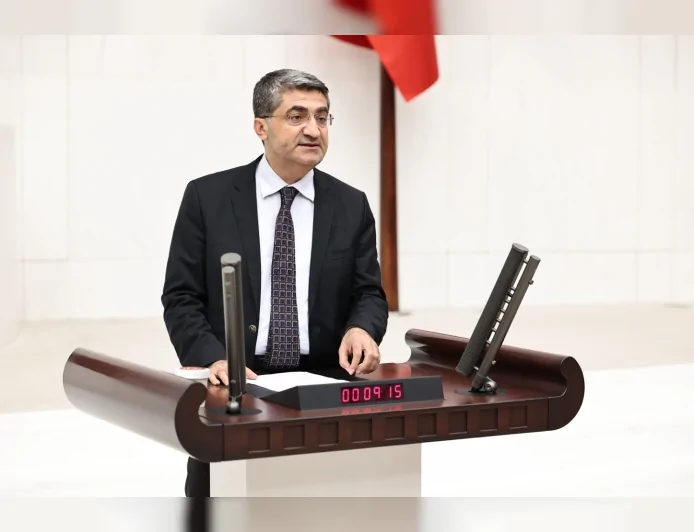 DEVA Partisi Genel Başkan Yardımcısı Mehmet Emin Ekmen: “Silahlı mücadelelerin en büyük zararını siviller görüyor”