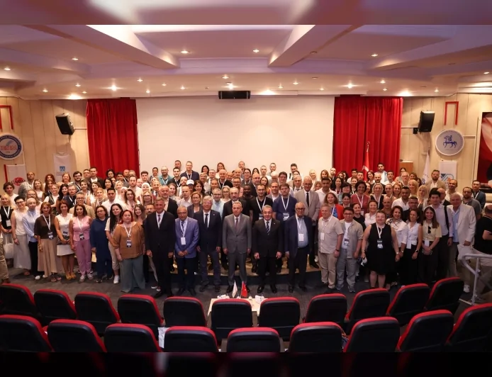 Dokuz Eylül Üniversitesinde TAOM 2026’da yapay zekâ çağında liderliğin geleceği uluslararası akademisyenlerle ele alındı