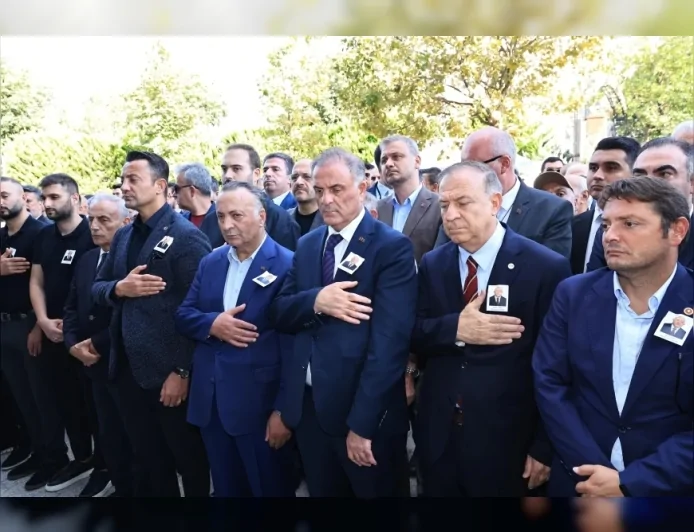 İBB Başkanvekili Nuri Aslan’ın Babası Muharrem Aslan İçin Garipdede Cemevi’nde Cenaze Töreni Düzenlendi