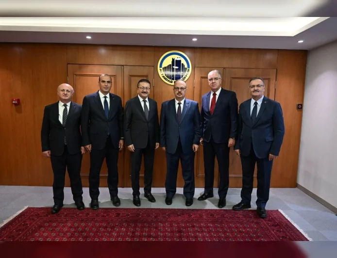 Ankara Valisi Yakup Canbolat Altındağ Belediyesi’ni Ziyaret Etti, Tiryaki İlçedeki Dönüşümü Anlattı