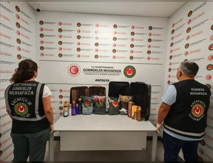 Ticaret Bakanlığı Gümrükler Muhafaza ekiplerinden Antalya Havalimanı’nda 70 milyon 955 bin TL’lik uyuşturucu operasyonu