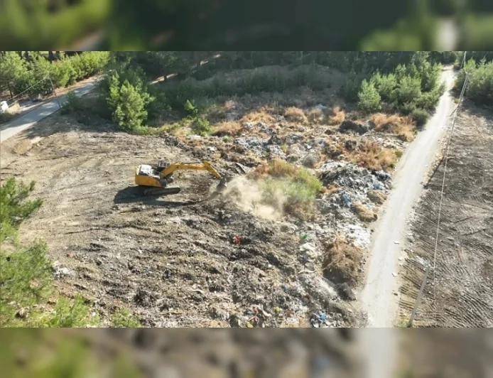 Menderes’te Ataköy Gölet ve Pirentepe’de yıllardır biriken çöp ve moloz yığınları temizlendi