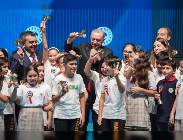 Cumhurbaşkanı Erdoğan: “PISA 2025 başarısında emeği geçen tüm eğitim camiasını tebrik ediyorum”