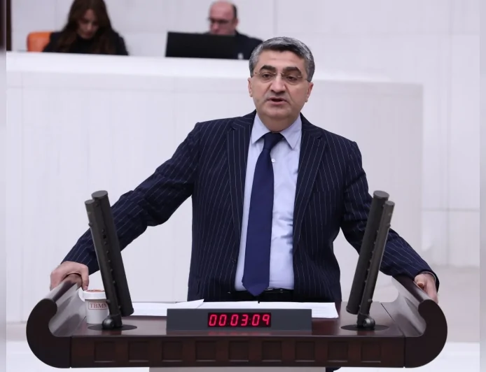 DEVA Partisi Genel Başkan Yardımcısı Mehmet Emin Ekmen: “Seçmen iradesi bin bir yolla devre dışı bırakılıyor”