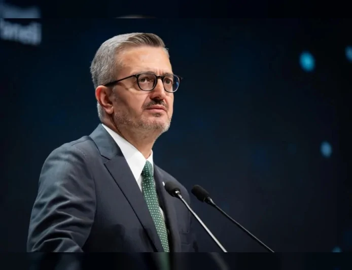Cumhurbaşkanlığı İletişim Başkanı Burhanettin Duran: “Devletimiz gençlerimizi sanal tacirlerin dünyasında savunmasız bırakmayacak”