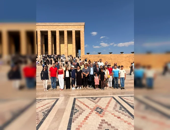 Ankara Balıkesirliler Derneği Balıkesir’in kurtuluş yıl dönümünde Anıtkabir’de Atatürk’ü andı