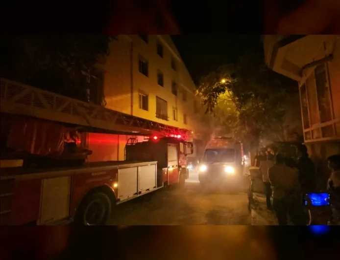Çorum’da apartman yangınında 2’si çocuk 7 kişi dumandan etkilenerek hastaneye kaldırıldı
