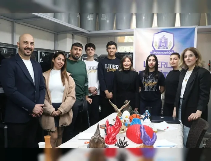Liderler Enstitüsü Adana’da kadınlar ve engelli bireyleri 3D üretim ve e-ticaretle buluşturdu