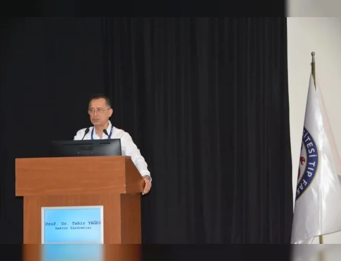 Ege Üniversitesi Rektör Yardımcısı Prof. Dr. Tahir Yağdı: “Hekimlik sadece bir meslek değil, bir yaşam biçimidir”