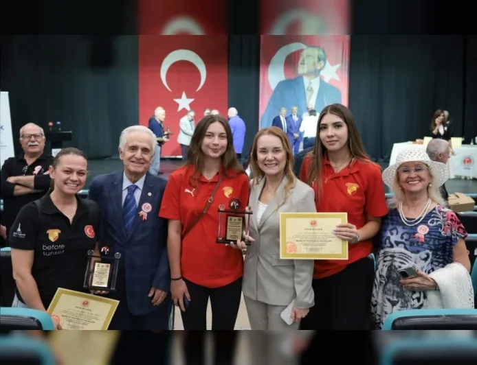 Konak Belediye Başkanı Nilüfer Çınarlı Mutlu: “İyi ki varsın demek için geç kalmayalım”
