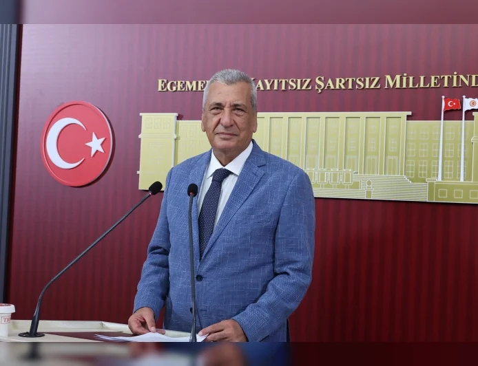 CHP Gaziantep Milletvekili Hasan Öztürkmen: “Türkiye genelinde 23 bin sınıf öğretmeni açığı varken sınıflarımız boş kalıyor”