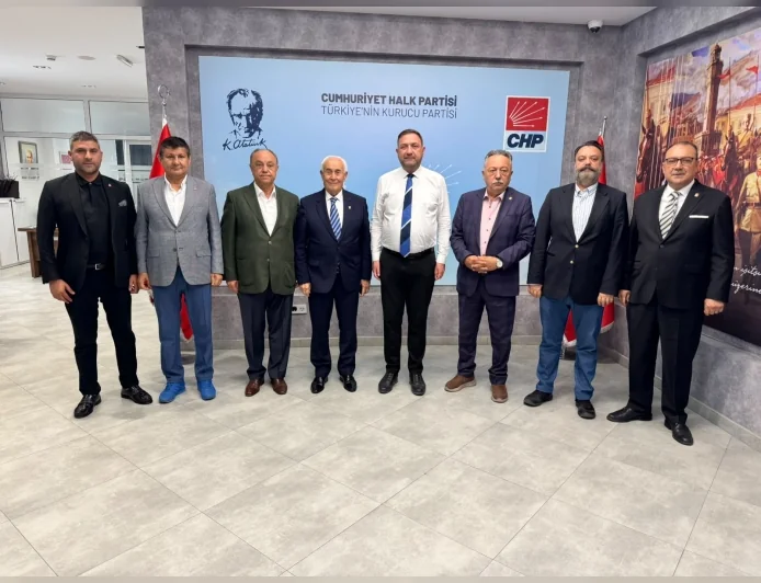 CHP İzmir İl Başkanı Utku Gümrükçü: “Önceki dönem il başkanlarımız birer nefer ve ağabey olarak sahada olacak”