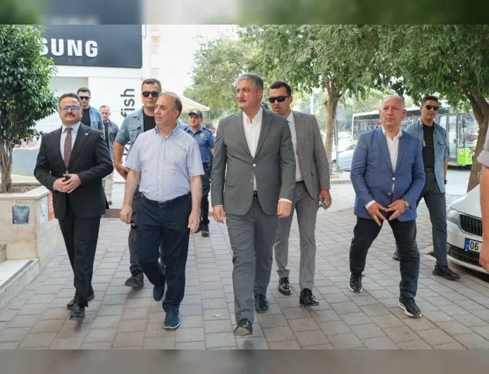 Adana Valisi Mustafa Yavuz: “Hemşehrilerimizle doğrudan temas sayesinde şehrimizin ihtiyaçlarını yerinde görüyoruz”