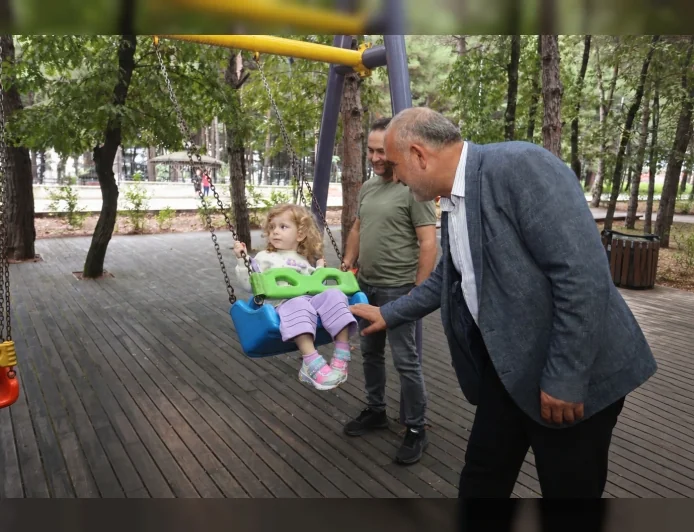 Canik Belediyesi Hasköy Meşe Orman Park’ta Yenileme Çalışmalarını Sürdürüyor