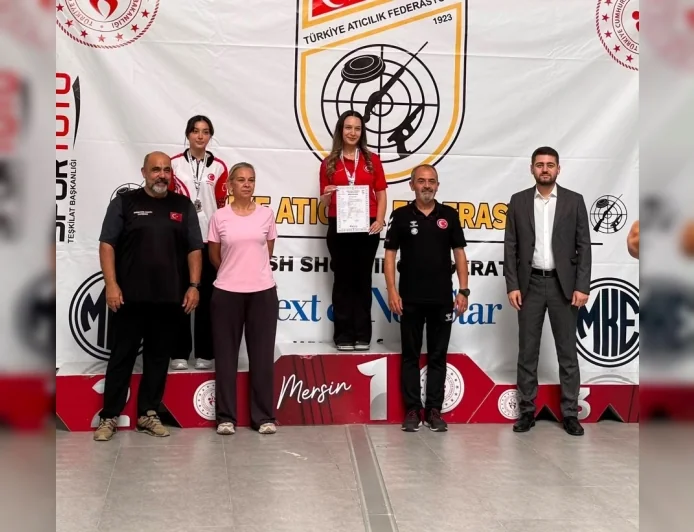 Manisalı Milli Sporcu İrem Denktaş Türkiye Rekorunun Üzerinde Dereceyle Olimpik Kadroya Girdi