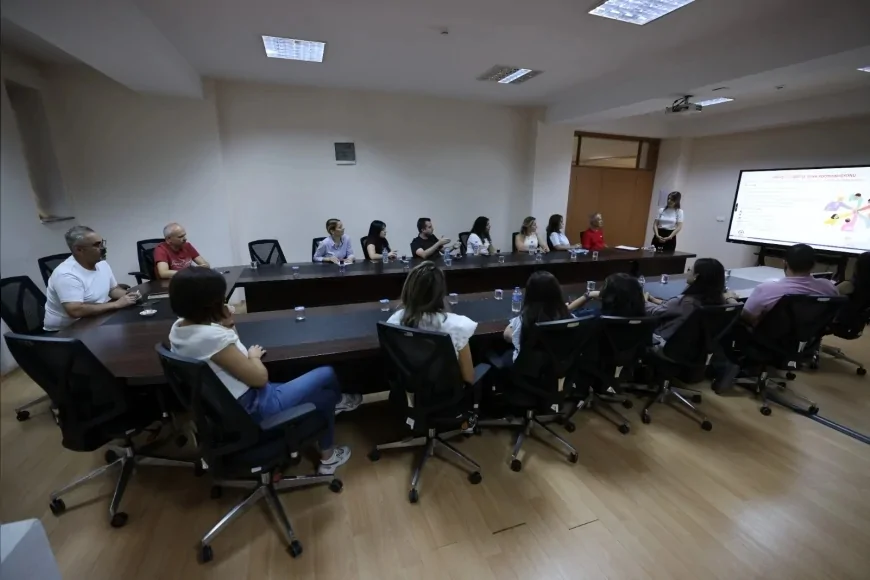 Denizli Büyükşehir Belediyesi saha personeline vatandaş odaklı iletişim eğitimi verdi
