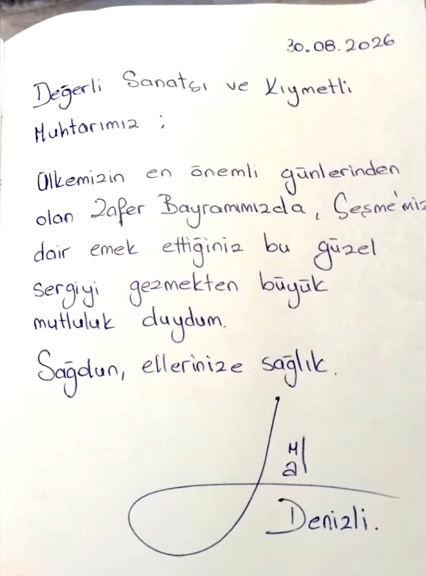Çeşme Belediye Başkanı Lal Denizli, Rasim Özgül’ün Çeşme’nin tarihî değerlerini suluboya ile buluşturduğu ilk kişisel sergisini ziyaret etti