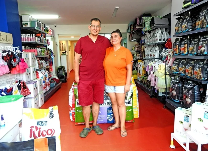 ÇEŞME PET SHOP VE PET KUAFÖRDEN SOKAK HAYVANLARINA ÜCRETSİZ EĞİTİM VE SAHİPLENDİRME DESTEĞİ