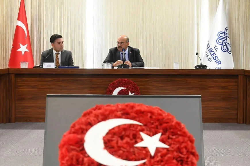 Balıkesir Valisi İsmail Ustaoğlu Başkanlığında Yeni Eğitim Öğretim Yılı İçin Güvenlik Tedbirleri Görüşüldü