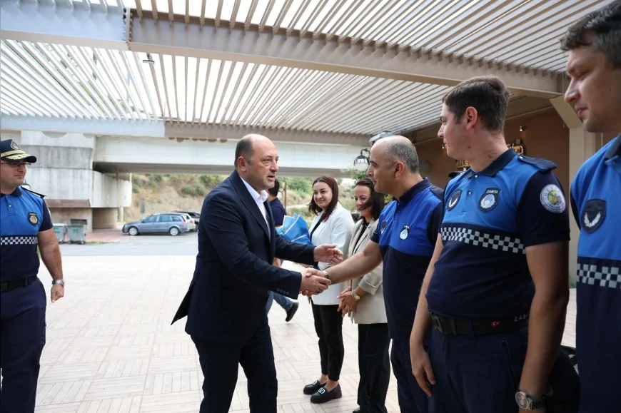 Geyve Belediye Başkanı Selçuk Yıldız Zabıta Haftası’nda personelle yemekte bir araya geldi