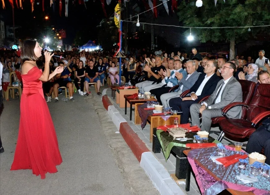 Beydağ’da kurtuluşun 104. yılı Yerel Ürünler ve Kültürel Etkinlikler Festivali ile kutlandı