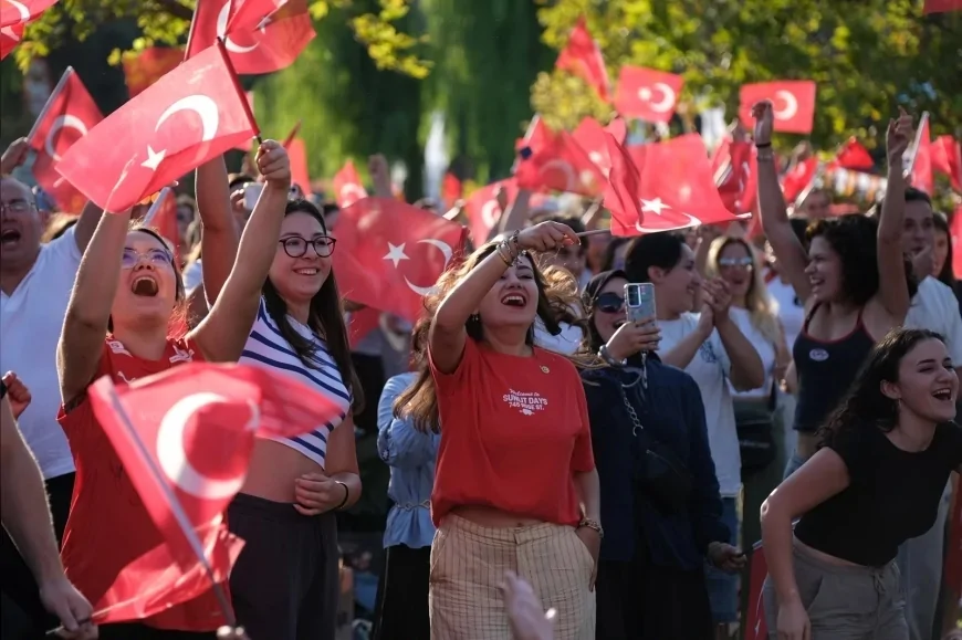 Eskişehir’de Filenin Sultanları’nın İtalya ile final mücadelesi dev ekranda izlenecek