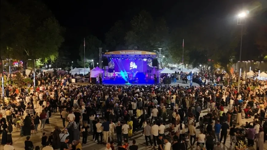 İnegöl Gastronomi Festivali’nde 200’ü aşkın yöresel lezzet Retrobüs coşkusuyla buluştu