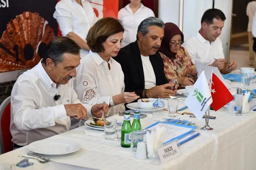 Tepebaşı’nda Pişmiş Toprak Sempozyumu’nda 80 kadın yöresel lezzetlerle yarıştı