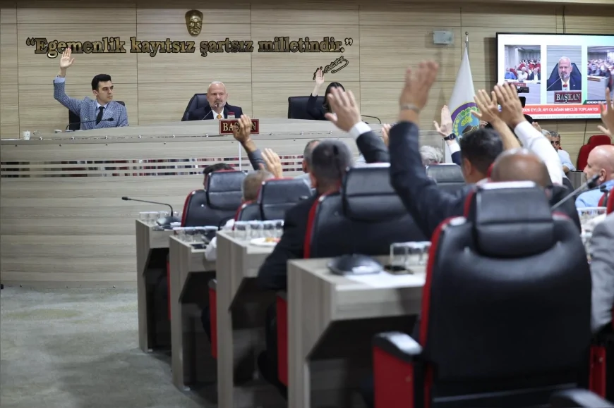 Menemen Belediye Meclisi’nden Tahir Şahin kararı: Gölpark ve Karanfil Sokak’a merhum başkanın adı verildi