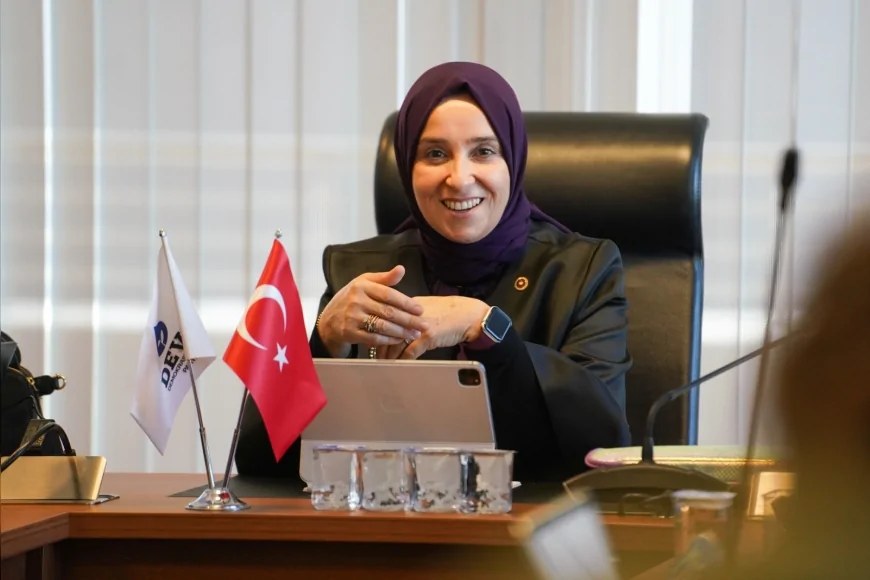 DEVA Partisi Genel Başkan Yardımcısı Elif Esen: “Gençler KPSS’de ter döküyor, aileler çocuklarının eğitimini borçlanarak karşılıyor”